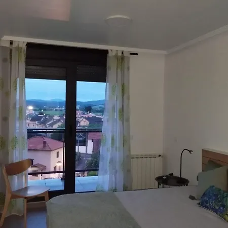 Quiet In Cudón Appartement Cudon